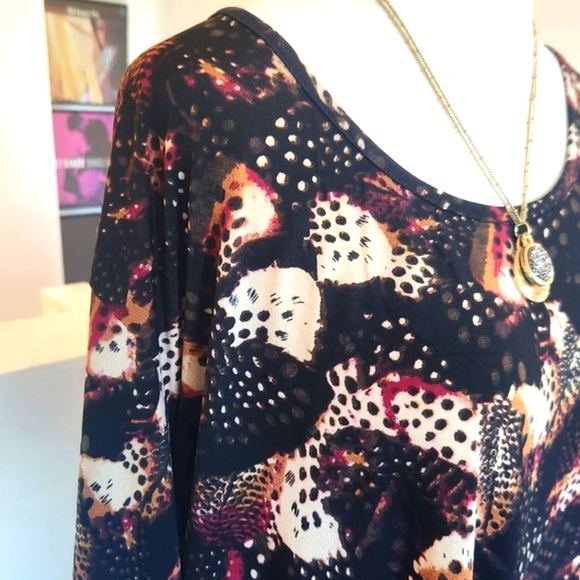 🏷️AVENUE Eden Tunic in Horsefeather Print Size 5X - Picture 7 of 14